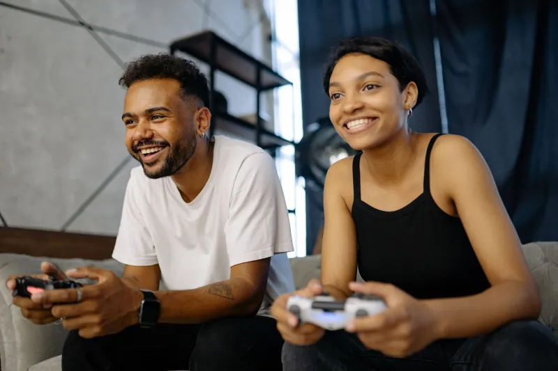 300 People Confessed the Partner Hobbies They're Secretly Surviving (And Love Has Never Looked So Exhausting)