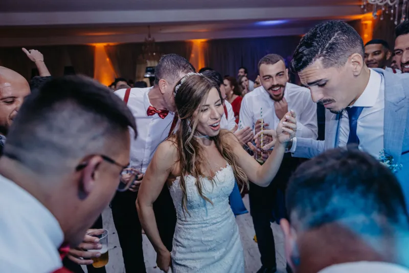 400 People Confessed What They're Actually Faking at Weddings—And the Performances Deserve a Standing Ovation